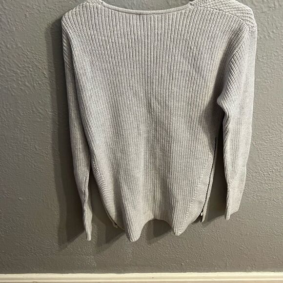 Women's Cabi ‎ Gray V-neck sweater oversized Size XS - Picture 5 of 7